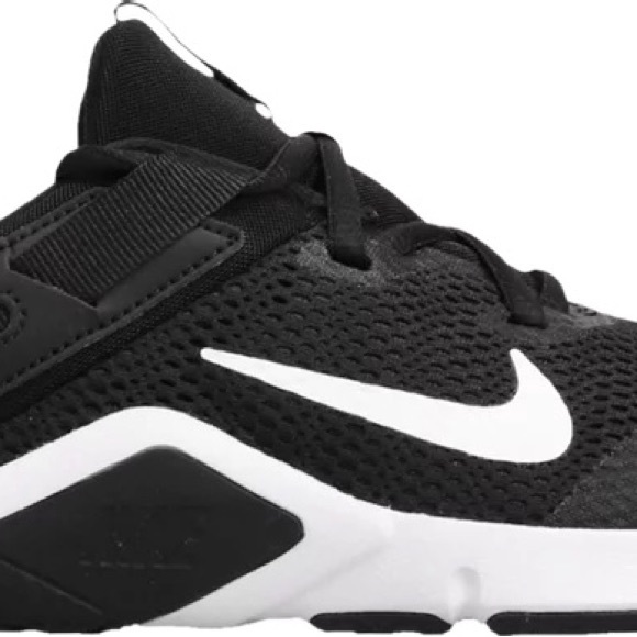 NWT Nikes Women Legend Essential (Training shoes) - Picture 4 of 5